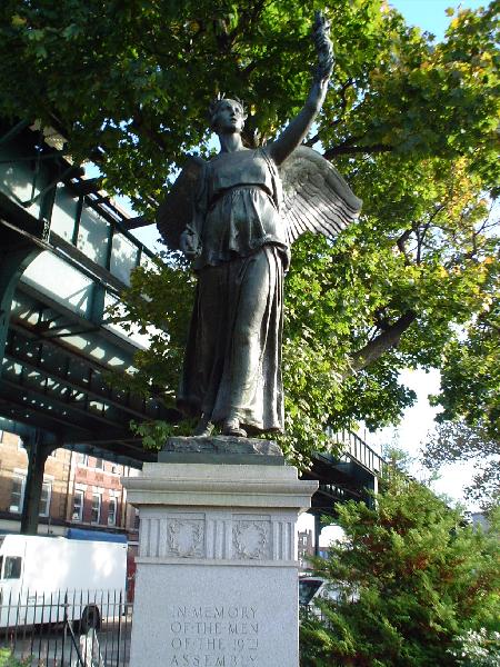 Zoom on the image : Freedom Square Memorial